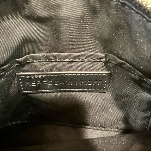 Gold - Picture 3 of 6